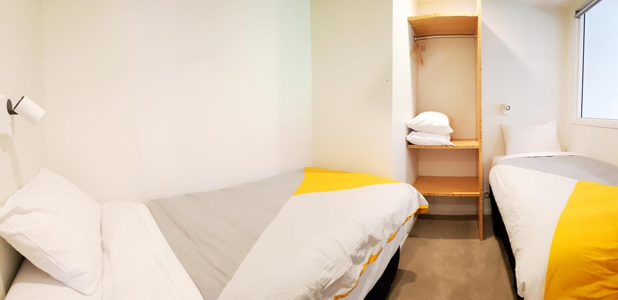 St James Apartments Квінстаун Номер фото